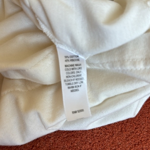 Cream tank with rows of ruffles, super cute and unique size large - Picture 7 of 8